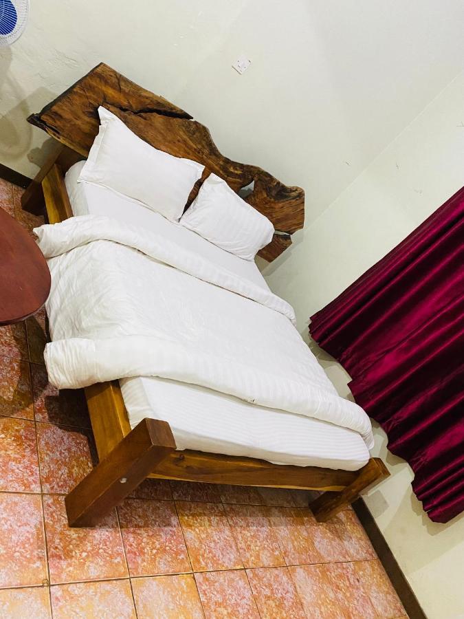 Afro Smile Hotel & Guest House - Jinja Eksteriør billede