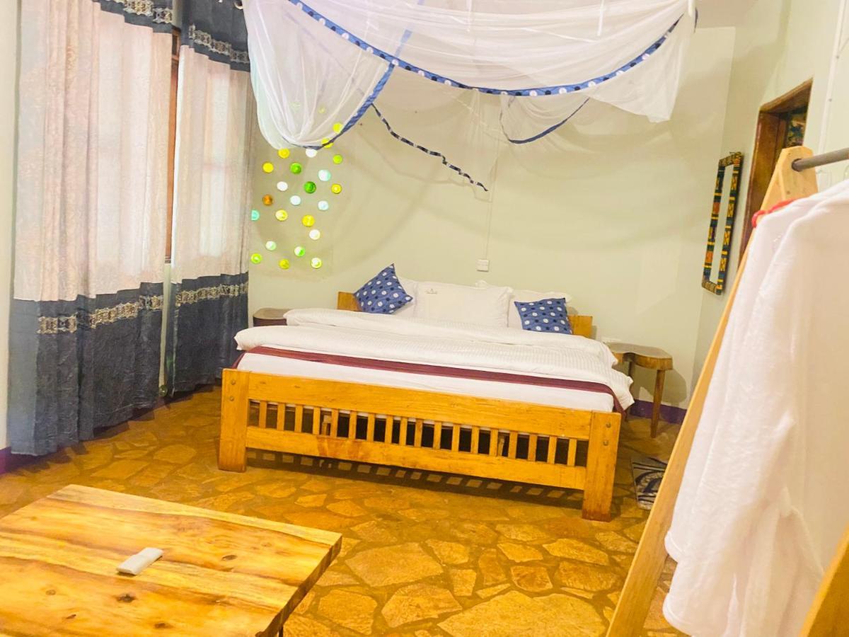 Afro Smile Hotel & Guest House - Jinja Eksteriør billede