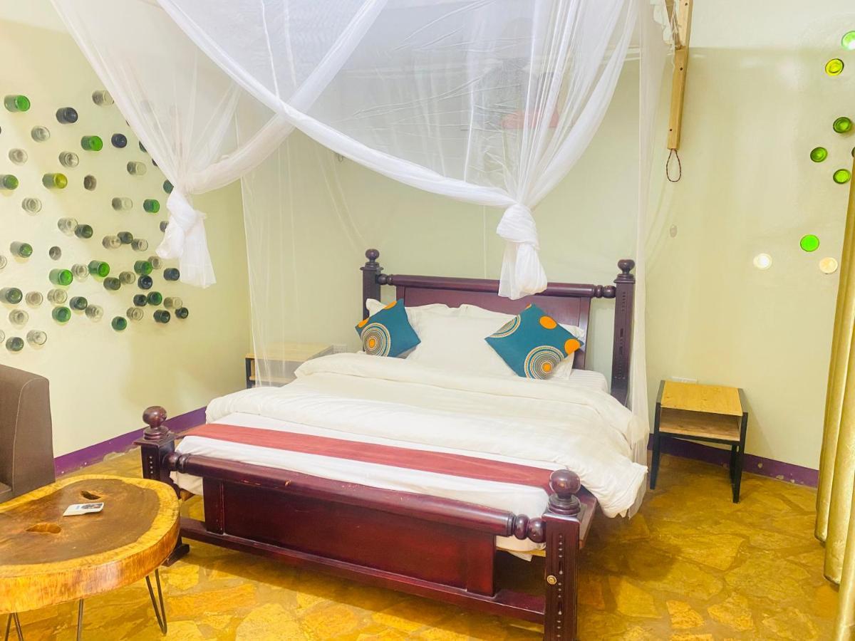 Afro Smile Hotel & Guest House - Jinja Eksteriør billede