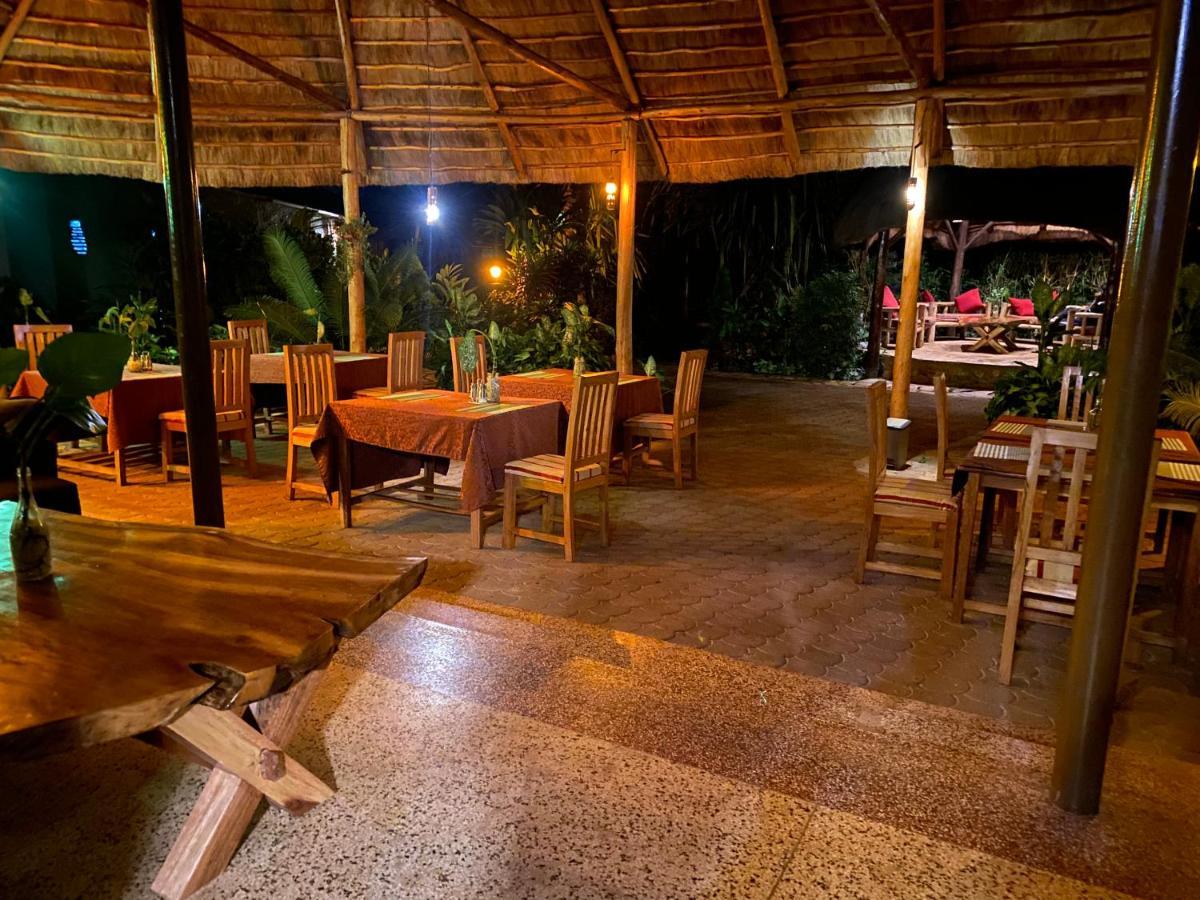 Afro Smile Hotel & Guest House - Jinja Eksteriør billede